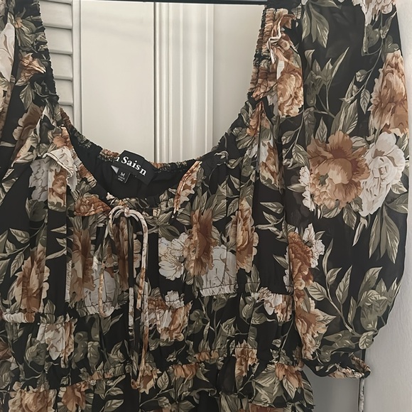 NEW En Saison Floral Print Tiered Midi Dress in Medium - Picture 5 of 6